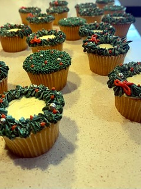 Christmas wreath cupcakes